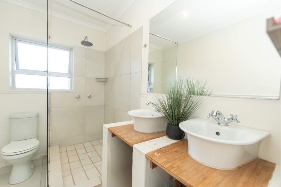 5 Bedroom Property for Sale in Lovemore Heights Estate Eastern Cape